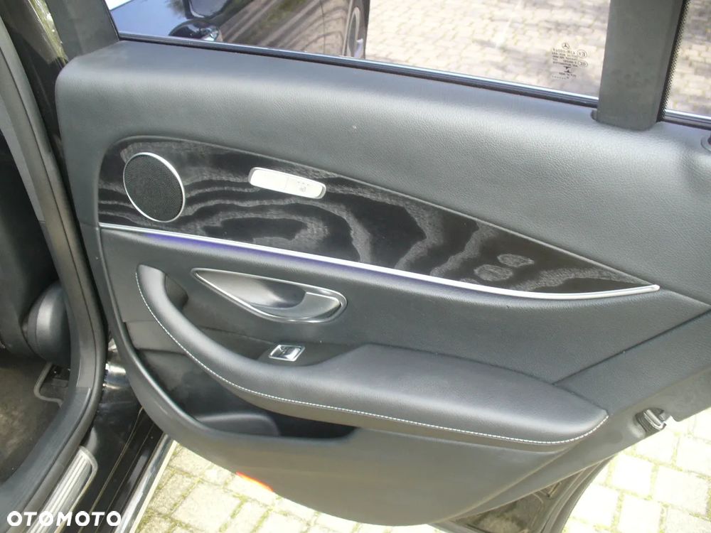 Mercedes-Benz Klasa E 300 9G-TRONIC Avantgarde - 22