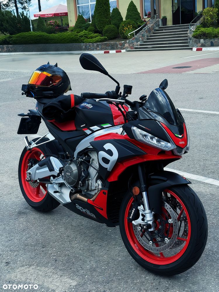 Aprilia Tuono - 1
