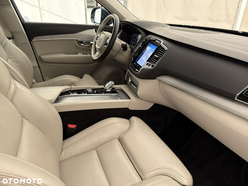 Volvo XC 90 - 28