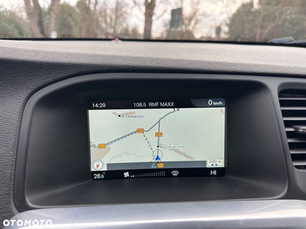 Volvo V60 D3 Momentum - 32