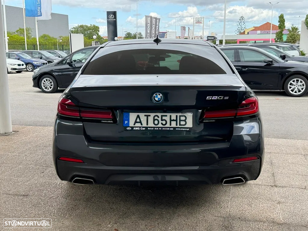 BMW 520 e Pack M - 30