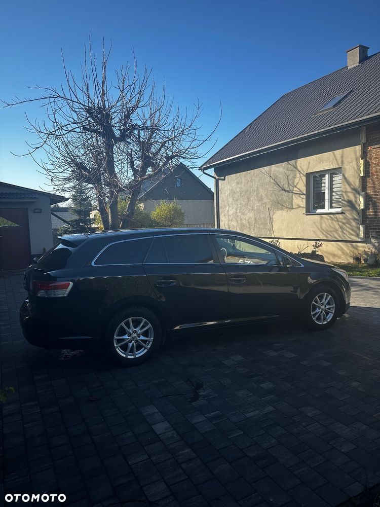 Toyota Avensis 2.0 D-4D 2010 - 4