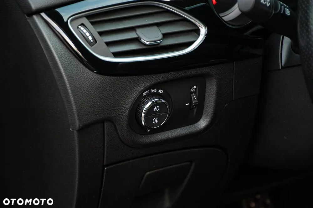 Opel Astra 1.6 Turbo Start/Stop Automatik Ultimate - 39