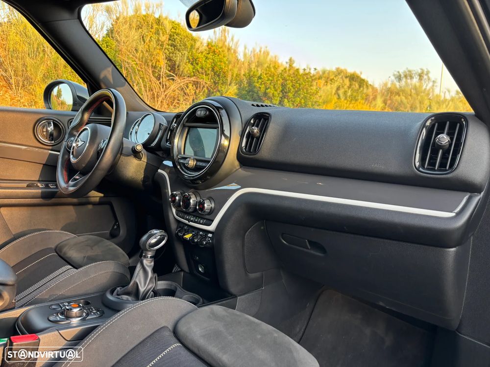 MINI Countryman Cooper SE ALL4 Auto - 25