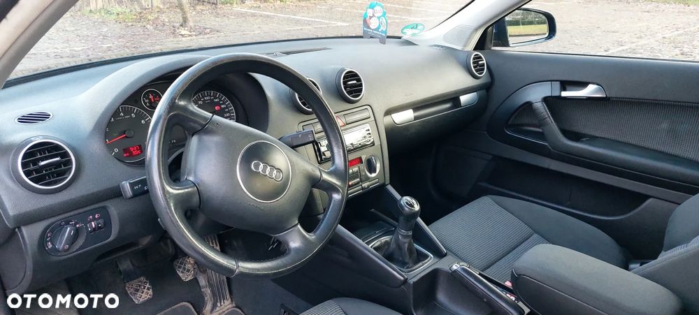 Audi A3 3-drzwiowe 1.6 Ambiente - 21