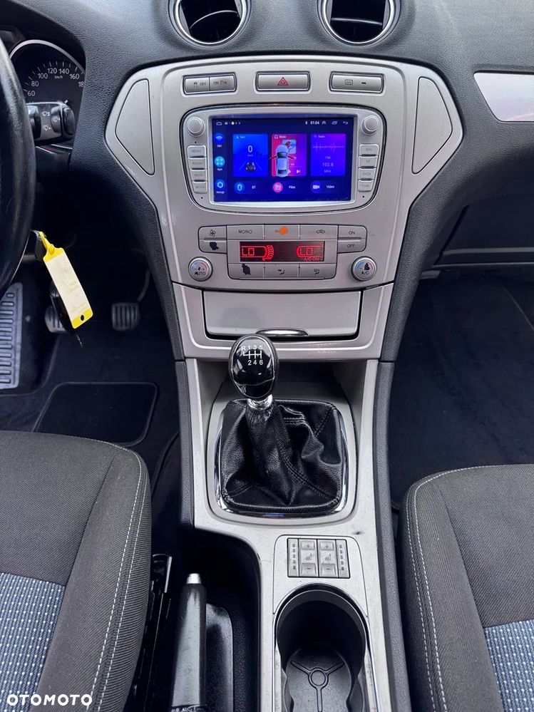 Ford Mondeo - 36