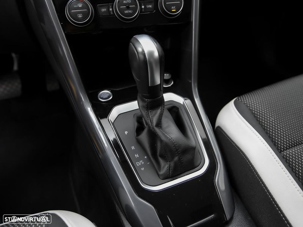 VW T-Roc 2.0 TDI R-Line DSG - 22