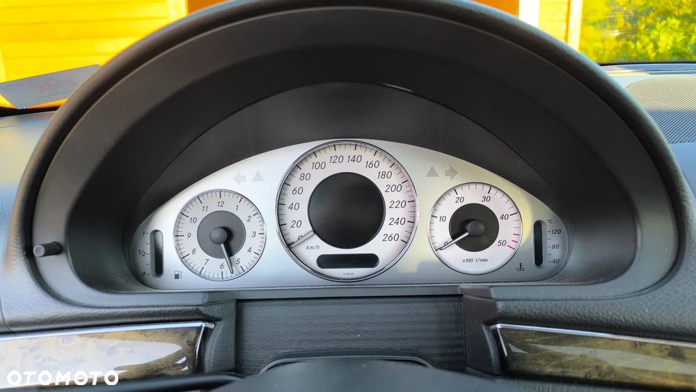Mercedes-Benz Klasa E 320 CDI T Avantgarde - 14