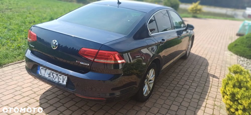 Volkswagen Passat 1.6 TDI SCR DSG Comfortline - 4