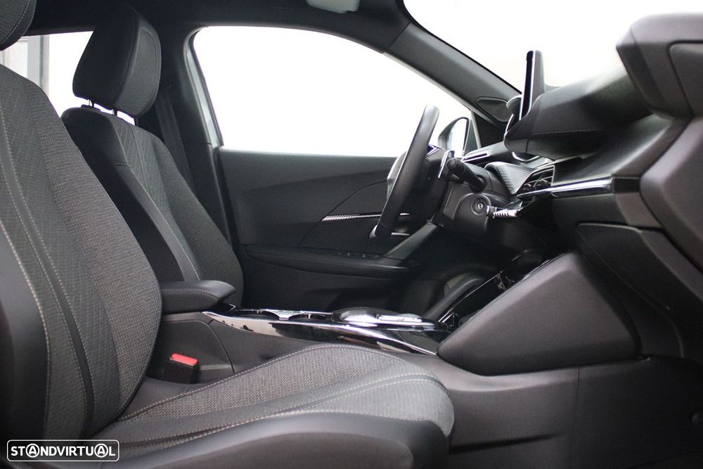 Peugeot 2008 1.2 PureTech Allure EAT8 - 21