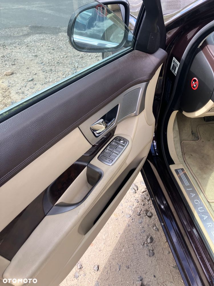 Jaguar XF 3.0 V6 - 9