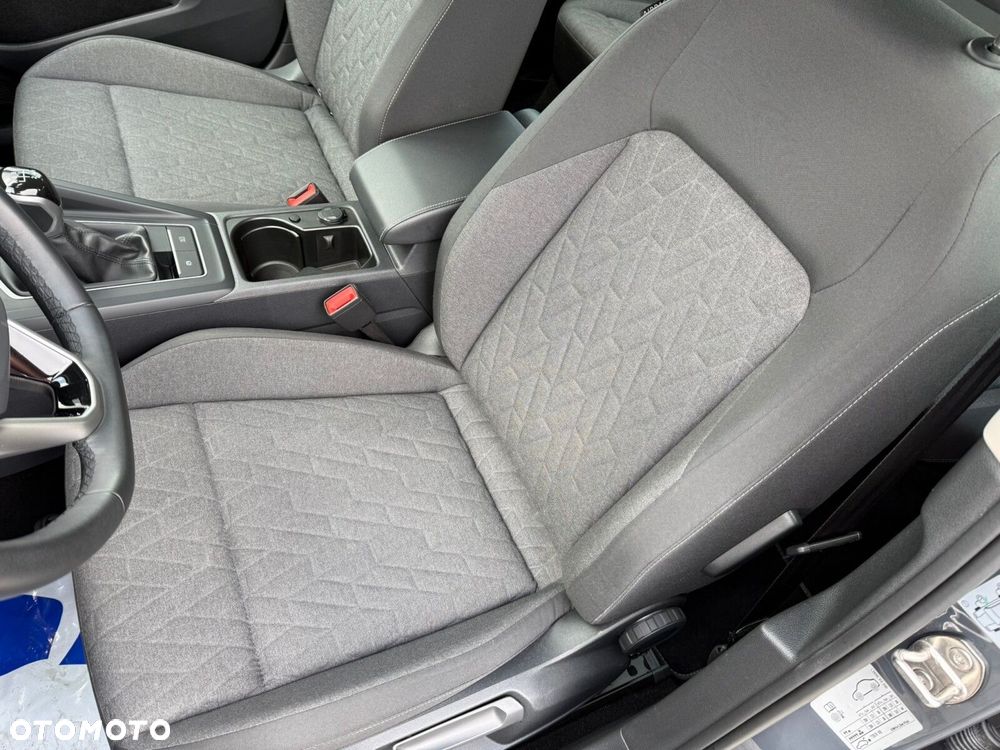 Volkswagen Golf Variant - 11