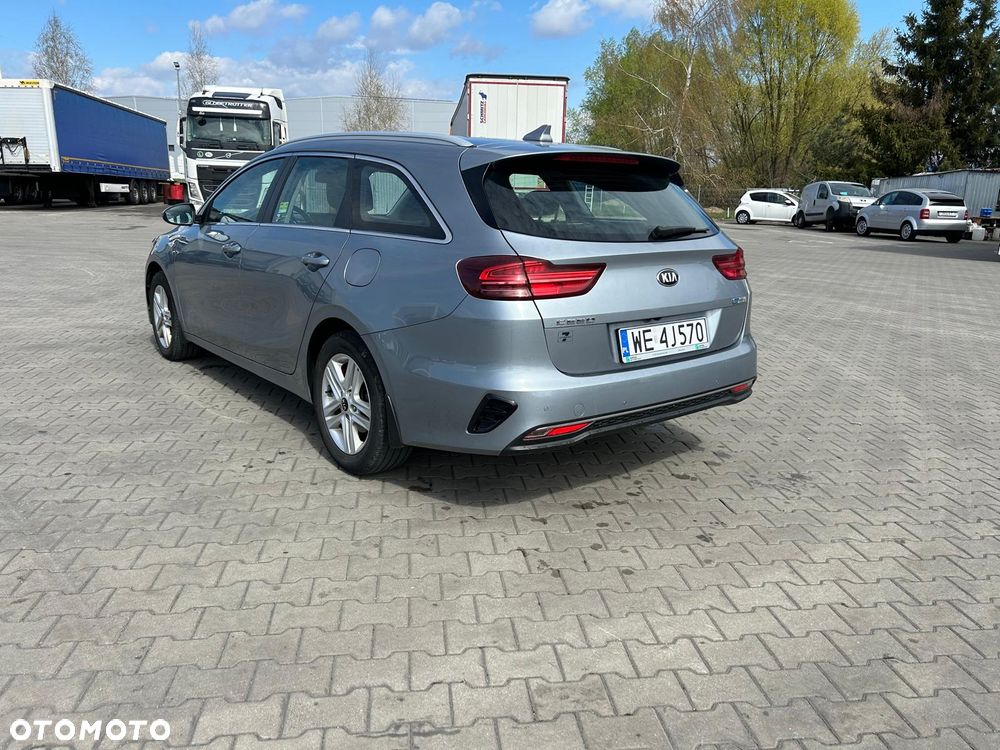 Kia Ceed 1.6 CRDi mHEV M - 2