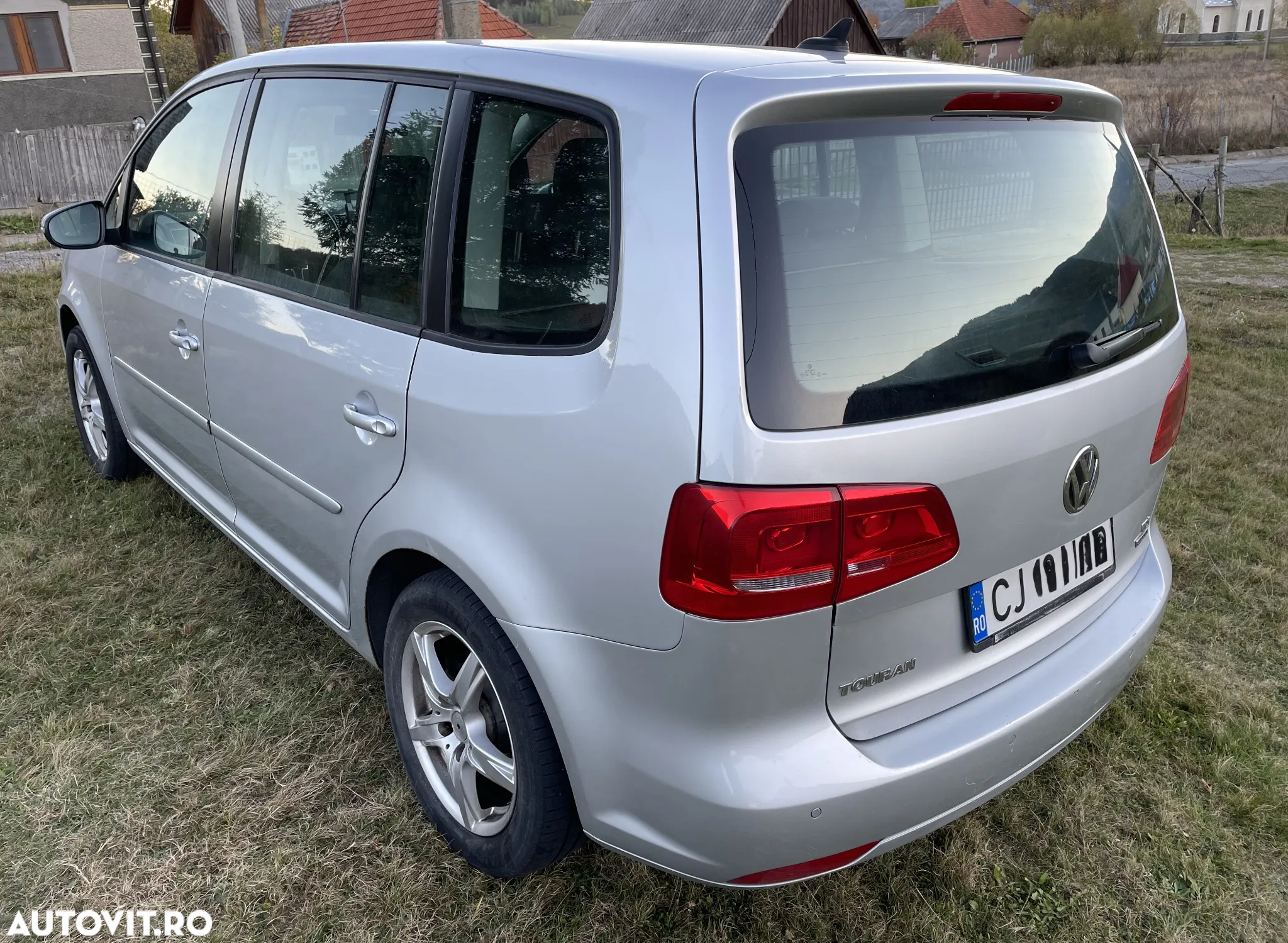 Volkswagen Touran 1.6 TDI BlueMotion Technology Comfortline - 2