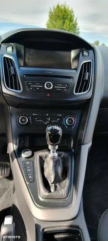 Ford Focus Turnier 1.5 EcoBlue Start-Stopp-System ACTIVE X - 19