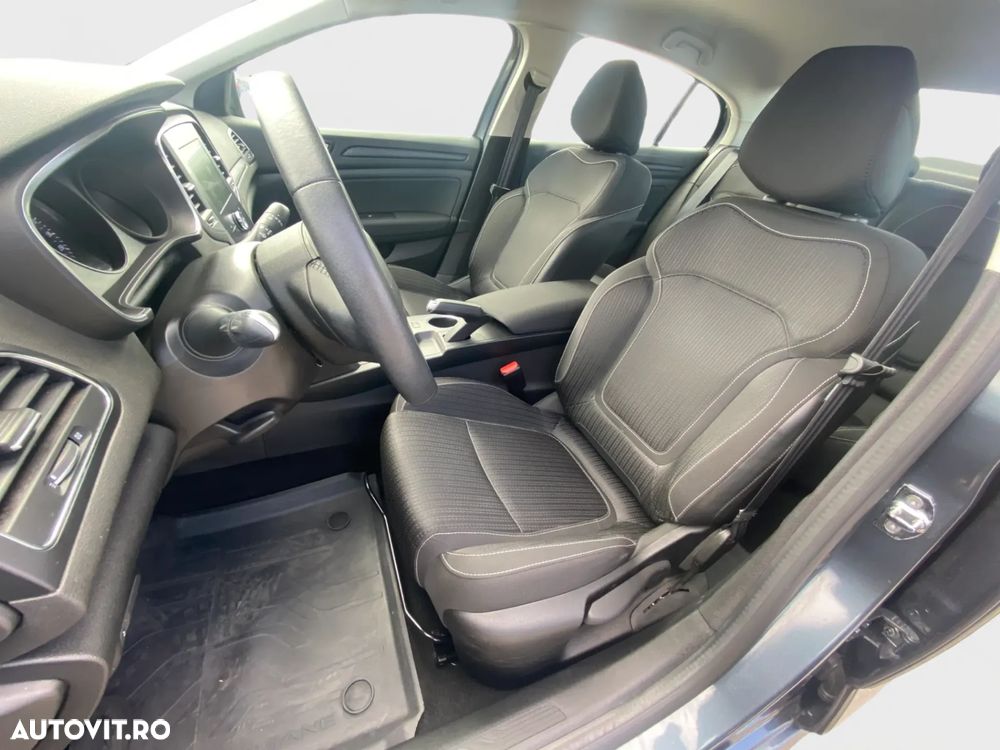 Renault Megane - 5
