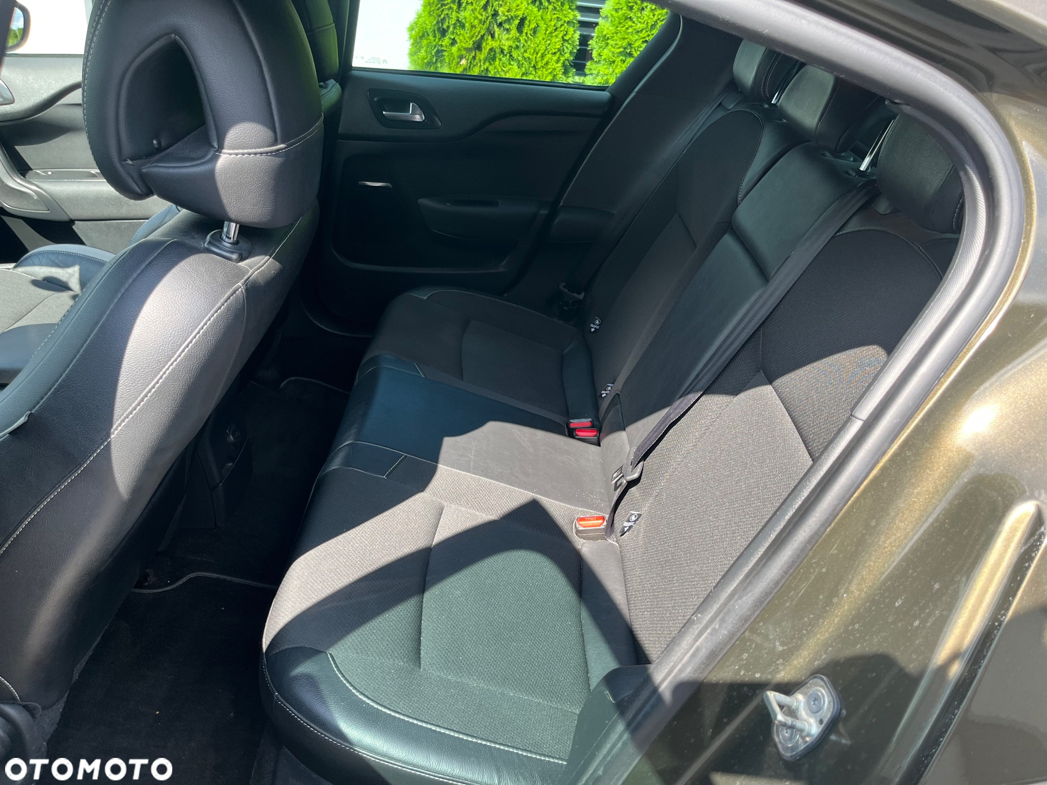 Citroën DS4 1.6 e-HDi SoChic MCP - 22