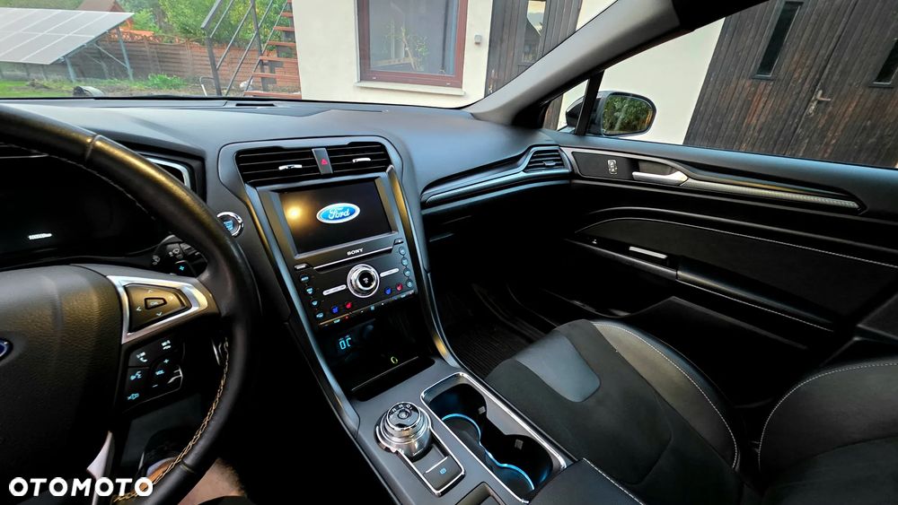 Ford Fusion - 8
