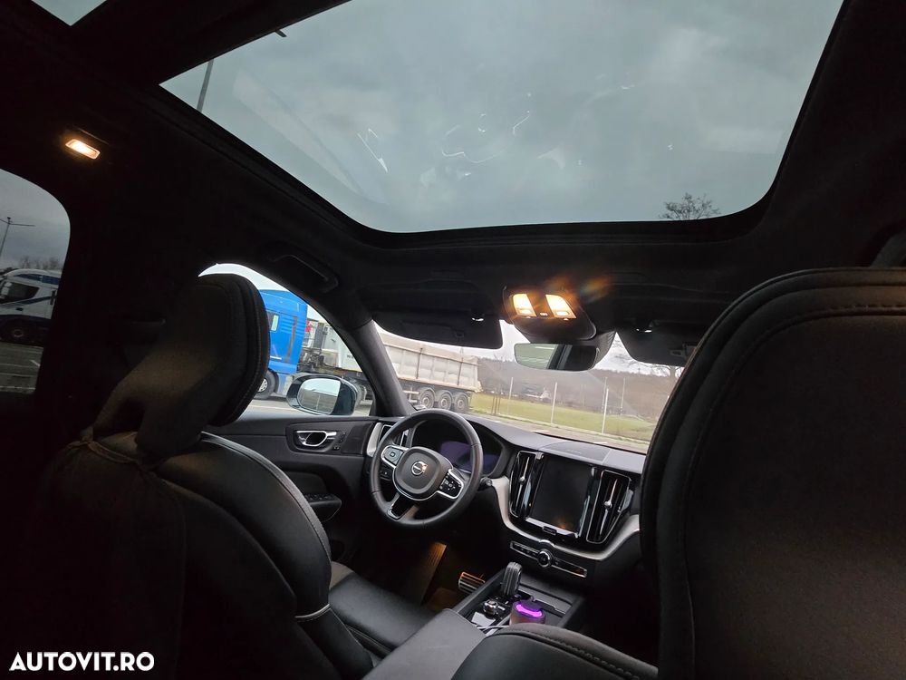 Volvo XC 60 T5 AWD R-Design - 9