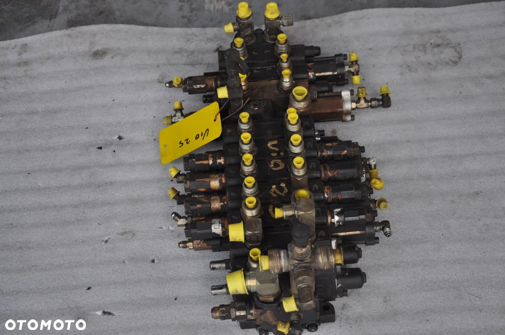 Rozdzielacz hydrauliczny yanmar vio 25 - 4