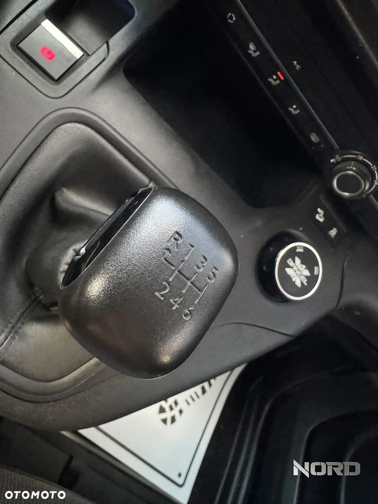 Peugeot Partner 4x4 1.5 Long Premium - 18