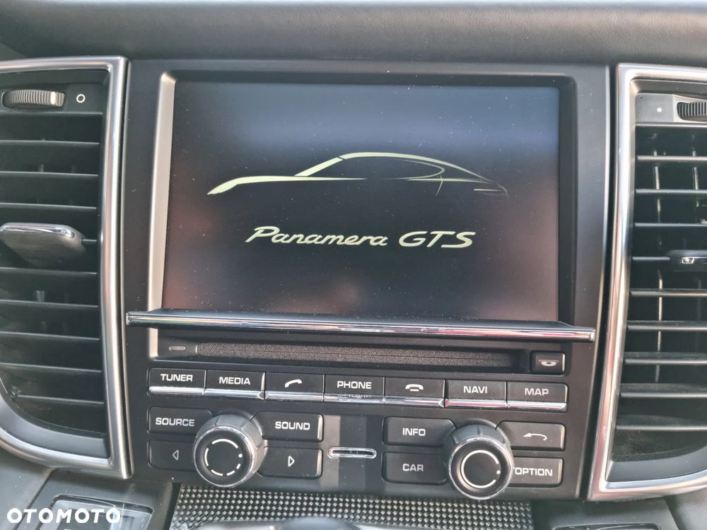 Porsche Panamera GTS PDK - 14