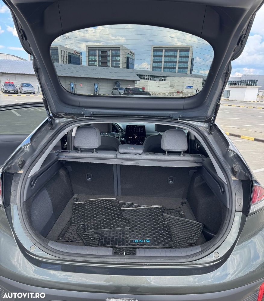 Hyundai IONIQ - 13