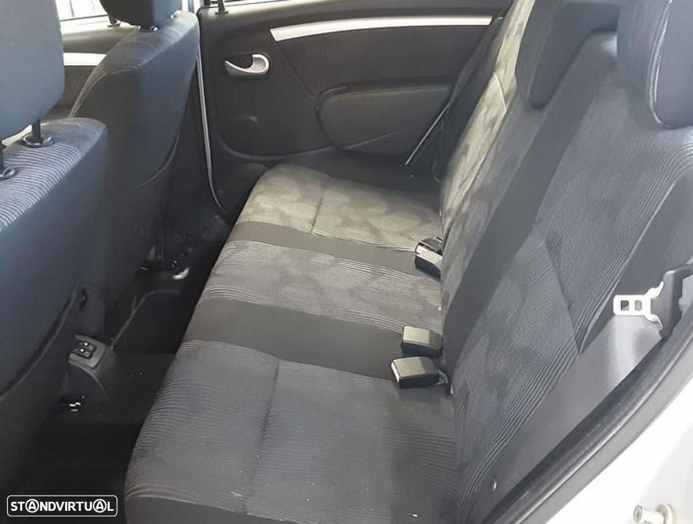 Dacia Sandero - 5