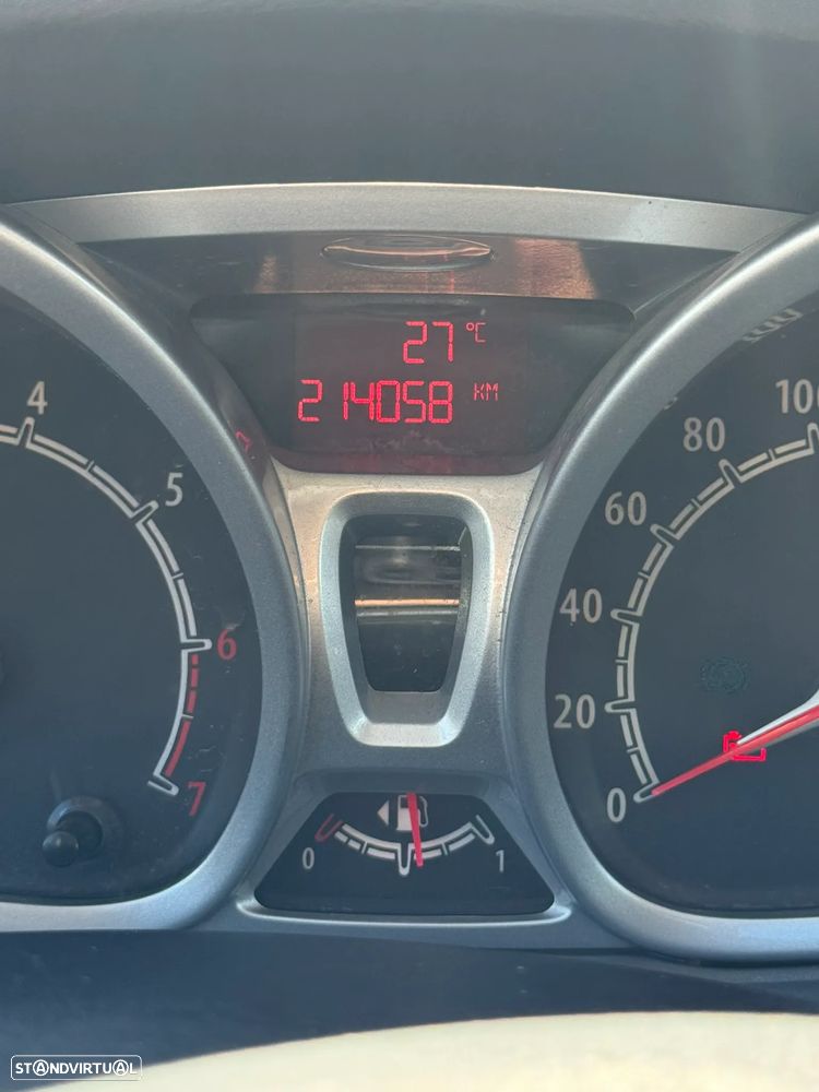Ford Fiesta 1.25 Techno - 23