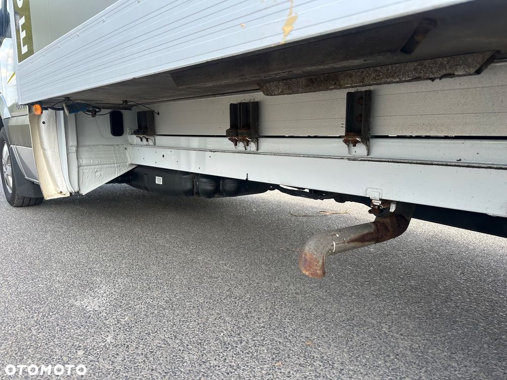 Mercedes-Benz Sprinter - 24