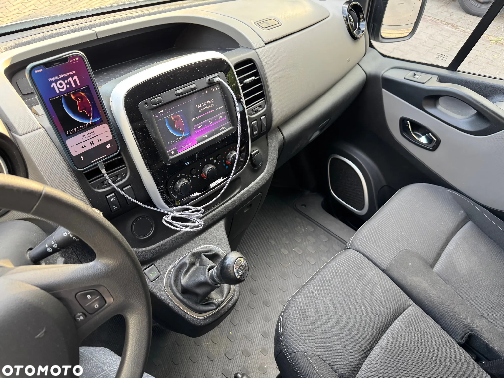 Renault Trafic - 12