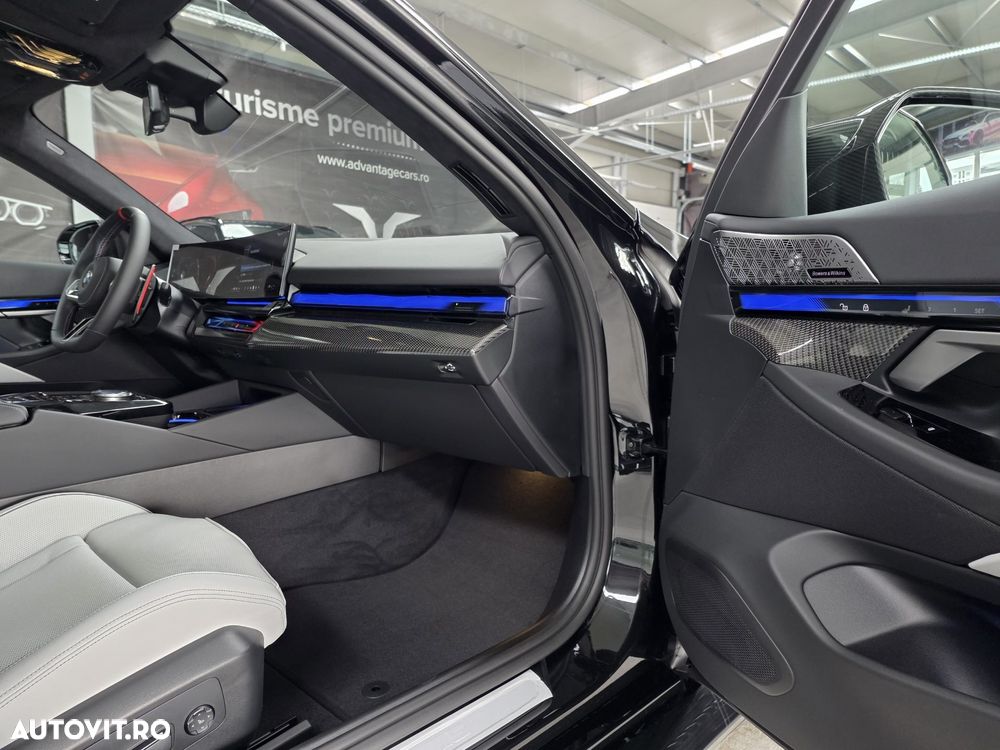 BMW M5 xDrive AT PHEV - 12