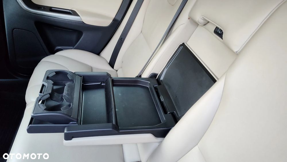 Volvo XC 60 D5 AWD Summum - 18