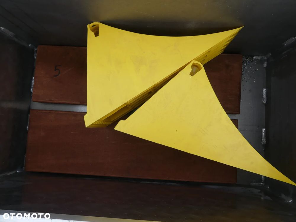 Janmil NISKOPODWOZIOWA / FABRYCZNIE NOWA / ZAGŁĘBIANA  / - 31