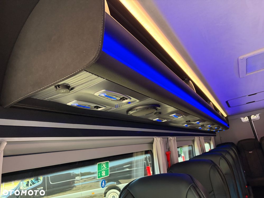 Mercedes-Benz Sprinter 519 - 25