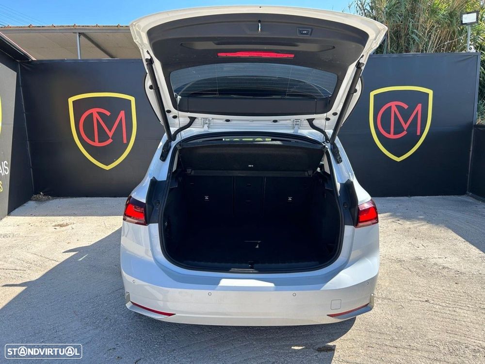 BMW 225xe Active Tourer - 26