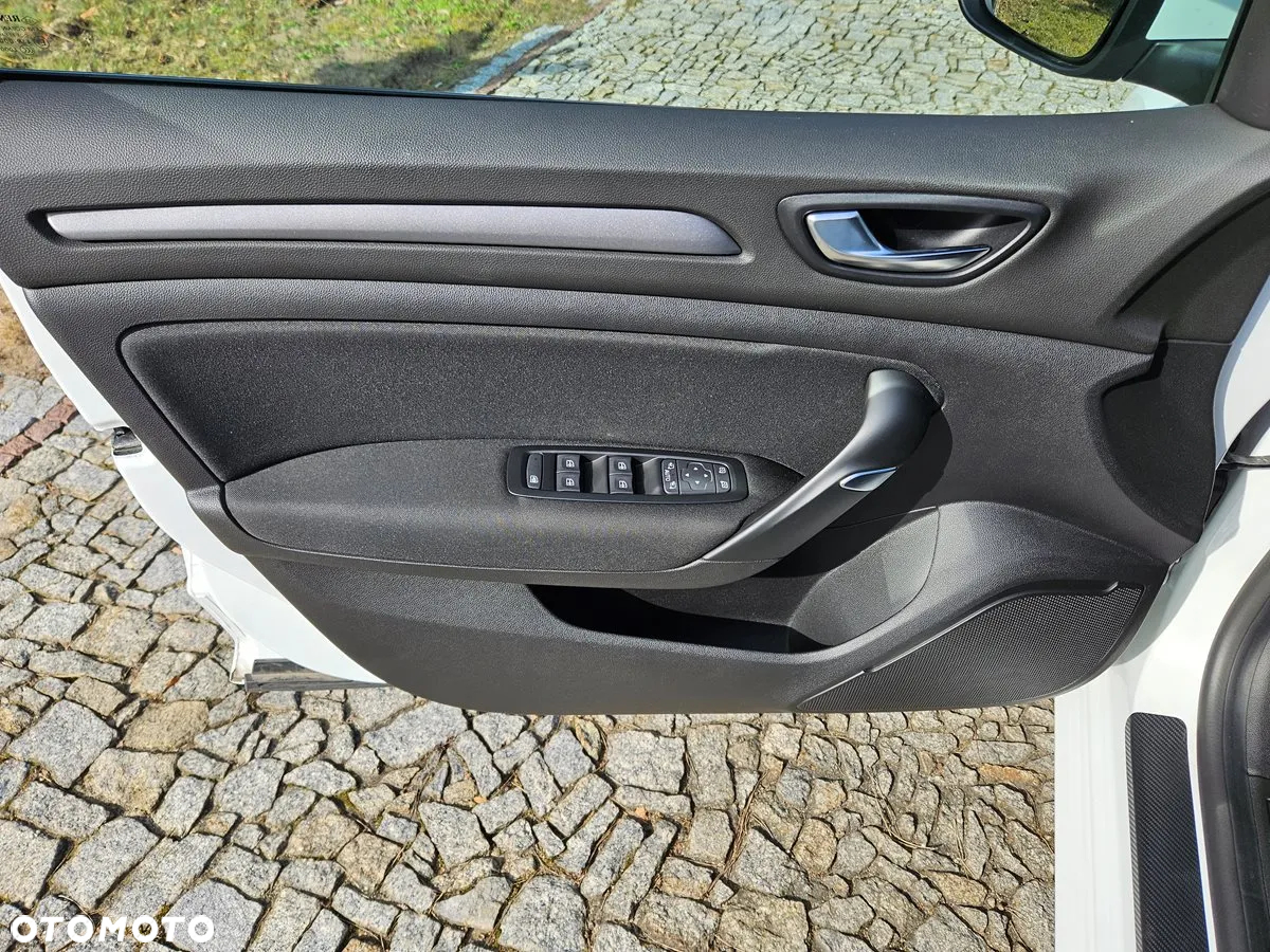 Renault Megane Grandtour TCe 140 GPF EDC LIMITED - 8