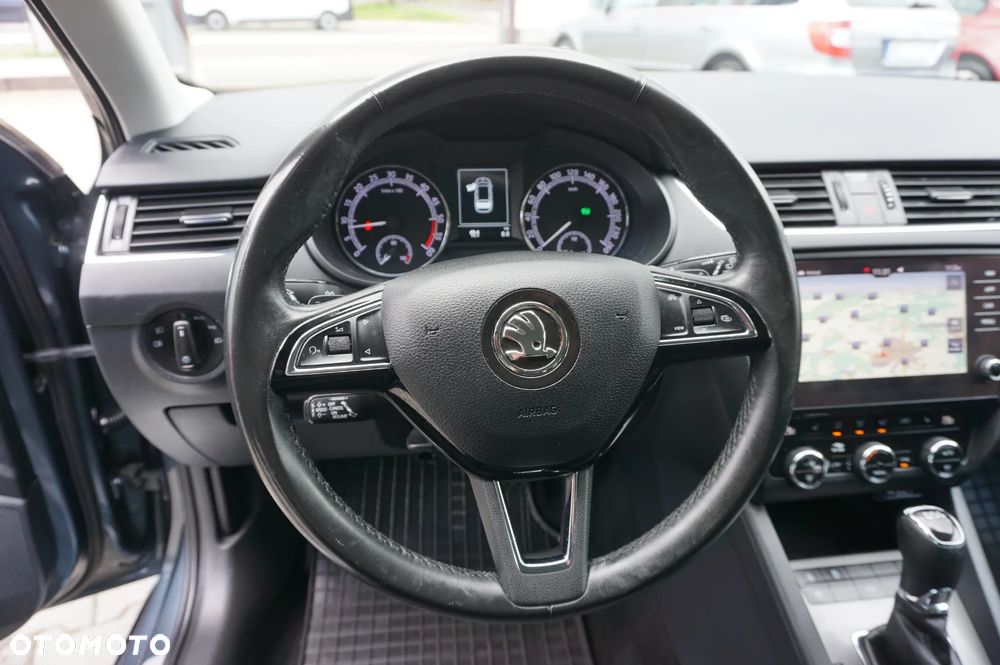 Skoda Octavia 2.0 TDI DSG Soleil - 32