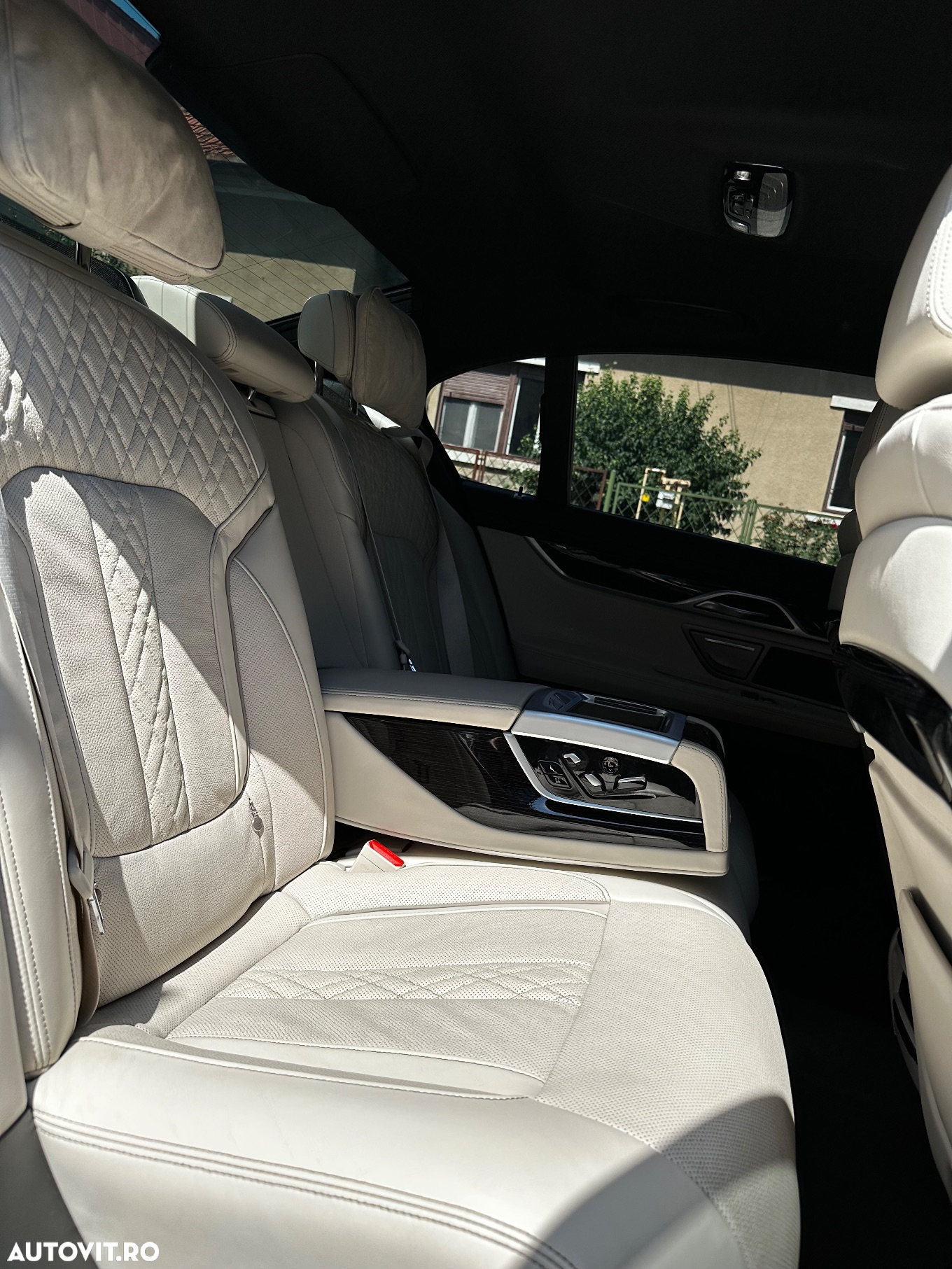 BMW Seria 7 730d xDrive MHEV - 35