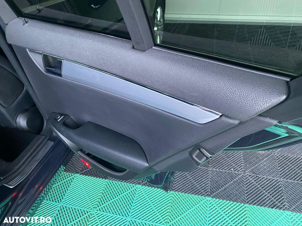 Mercedes-Benz C - 24