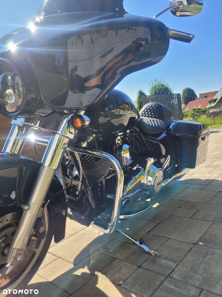 Harley-Davidson Touring Street Glide - 11