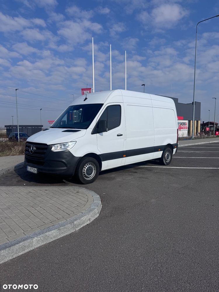 Mercedes-Benz Sprinter - 2