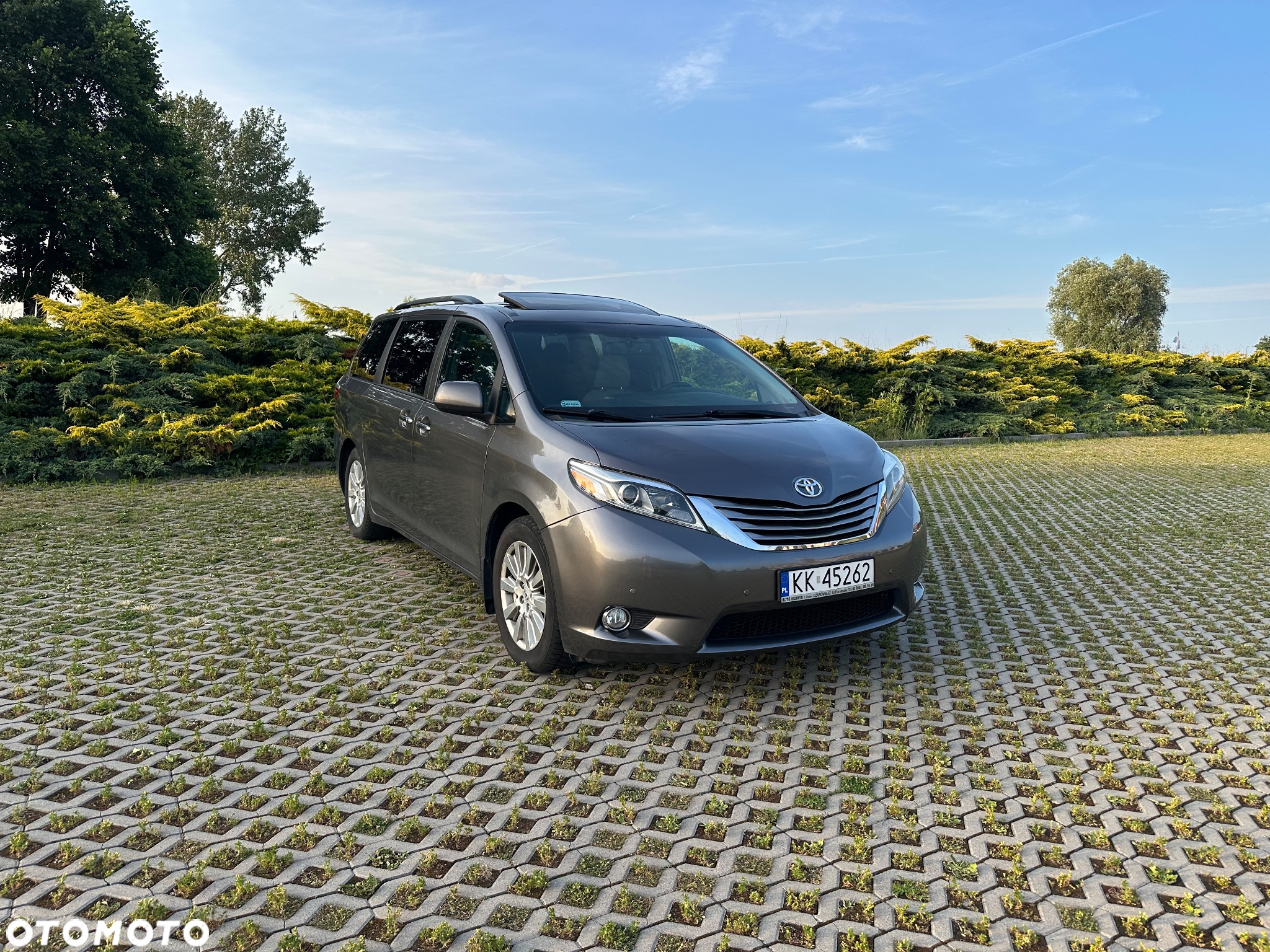 Toyota Sienna 3.5 V6 XLE AWD - 3