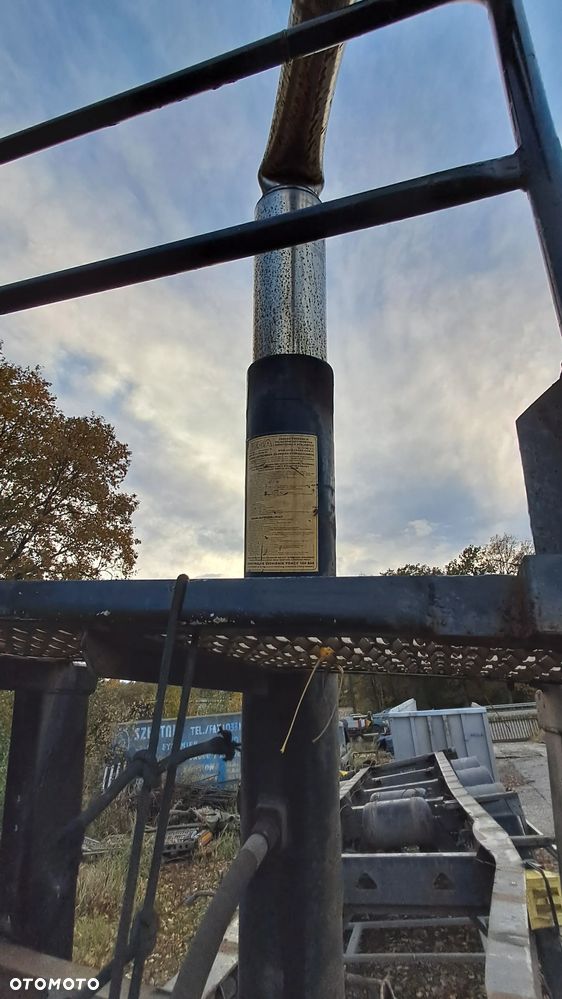 Silownik 5sekcji naczepa mega na uchwytach - 3