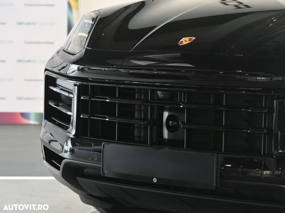 Porsche Cayenne Coupe E-Hybrid - 8