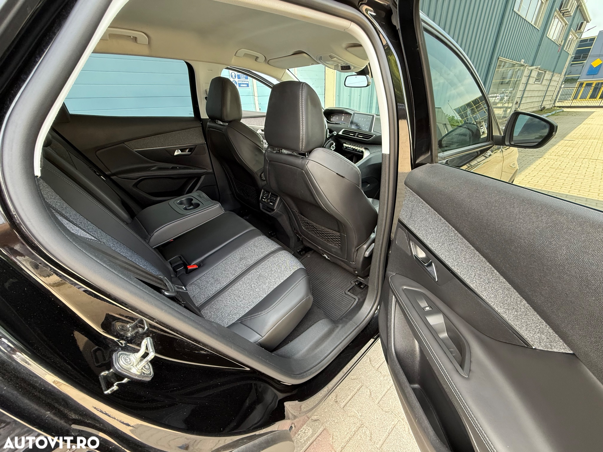 Peugeot 3008 1.5 BlueHDI S&S EAT8 Allure - 18
