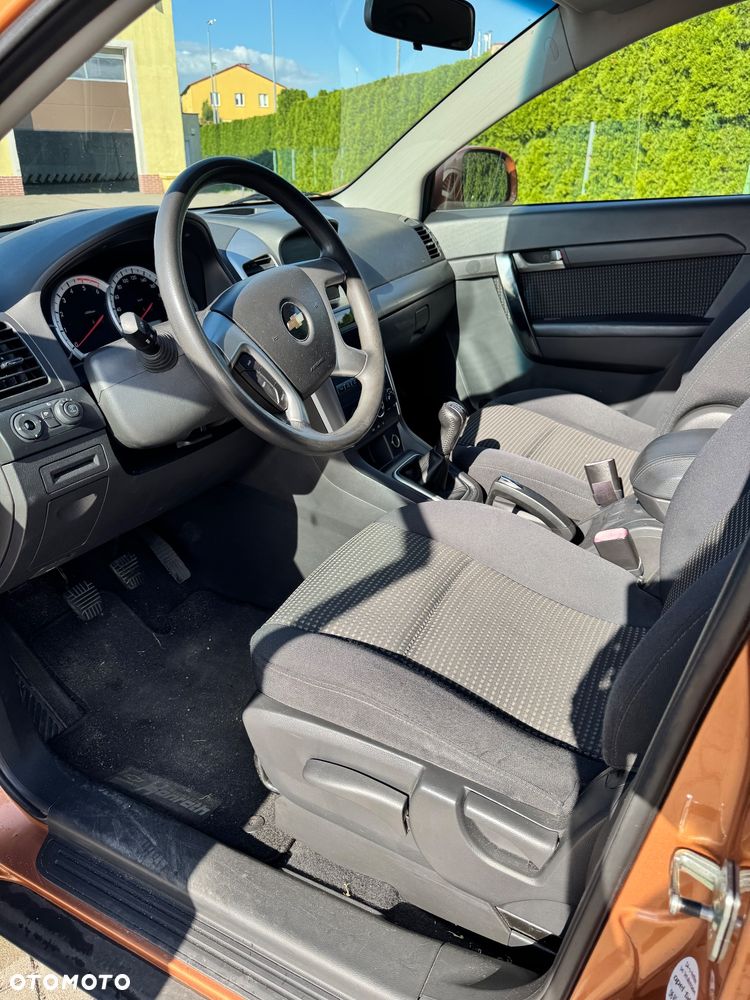 Chevrolet Captiva 2.0 2WD 5 Sitzer LS - 9