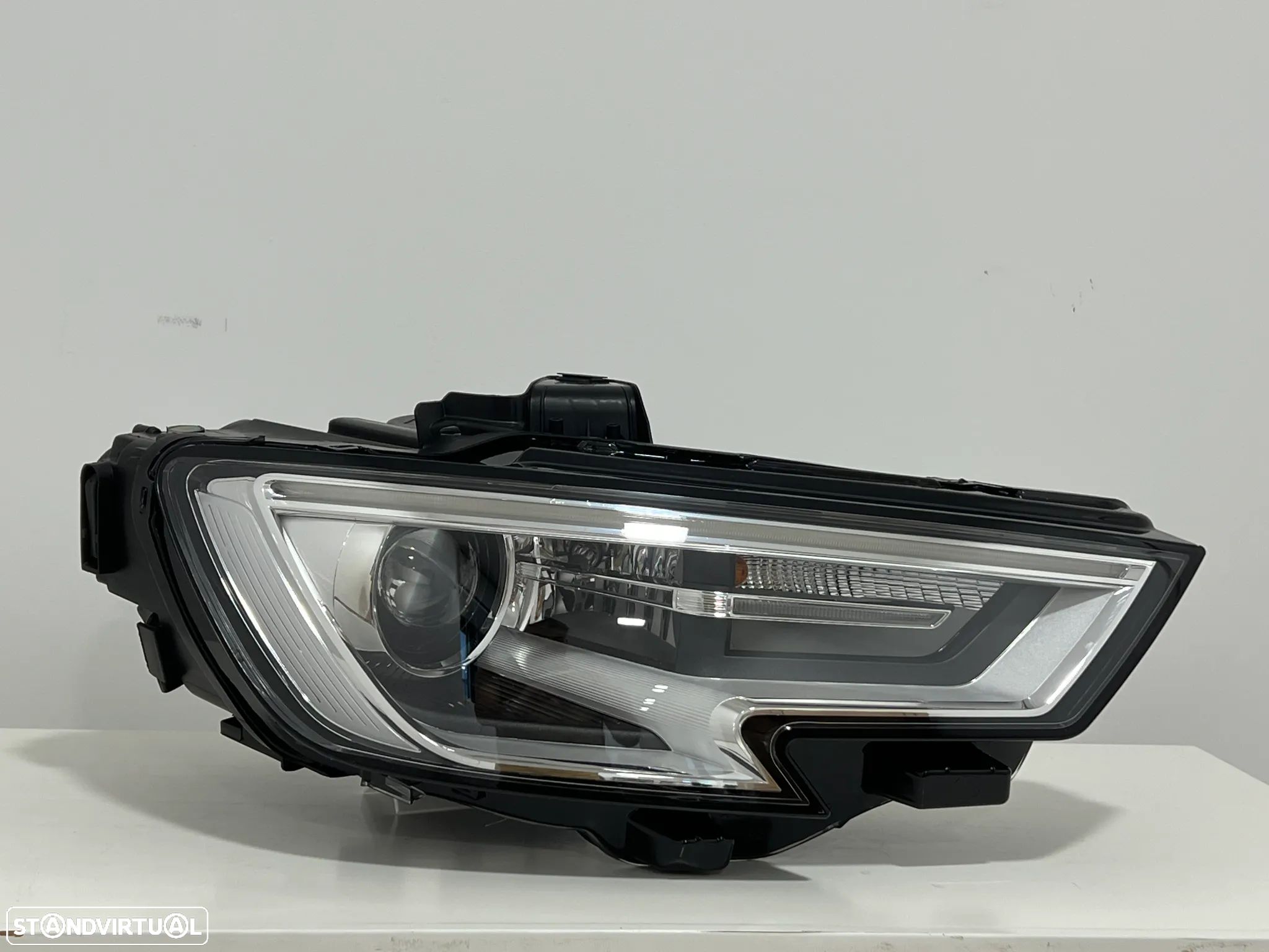 Farol Otica Original Audi A3 8V Xenon lado Direito - 1