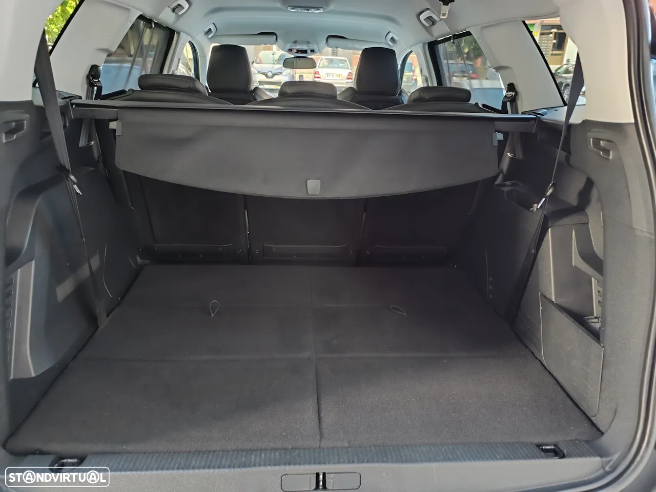 Peugeot 5008 1.2 PureTech Allure EAT8 - 31