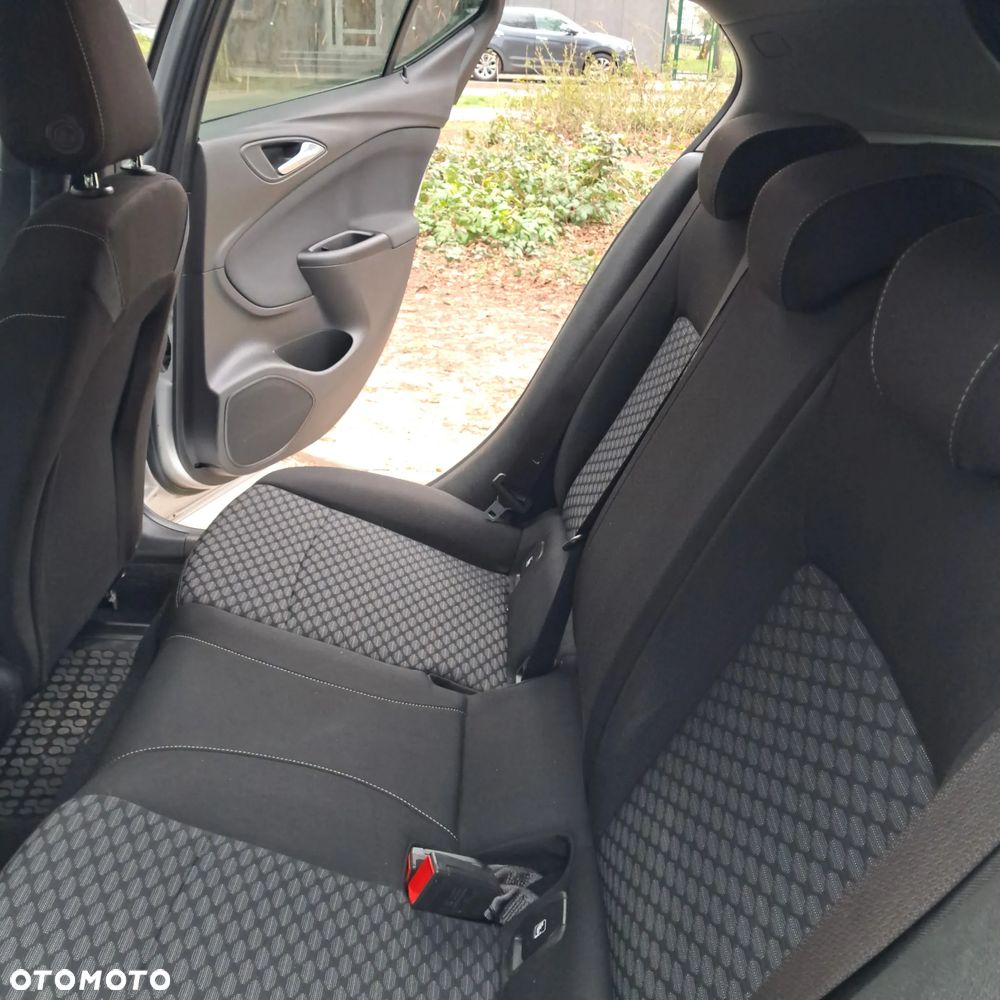 Opel Astra 1.4 T Enjoy - 12